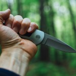 Hand with knife markus-spiske-RUe01V7ECGI-unsplash (1)